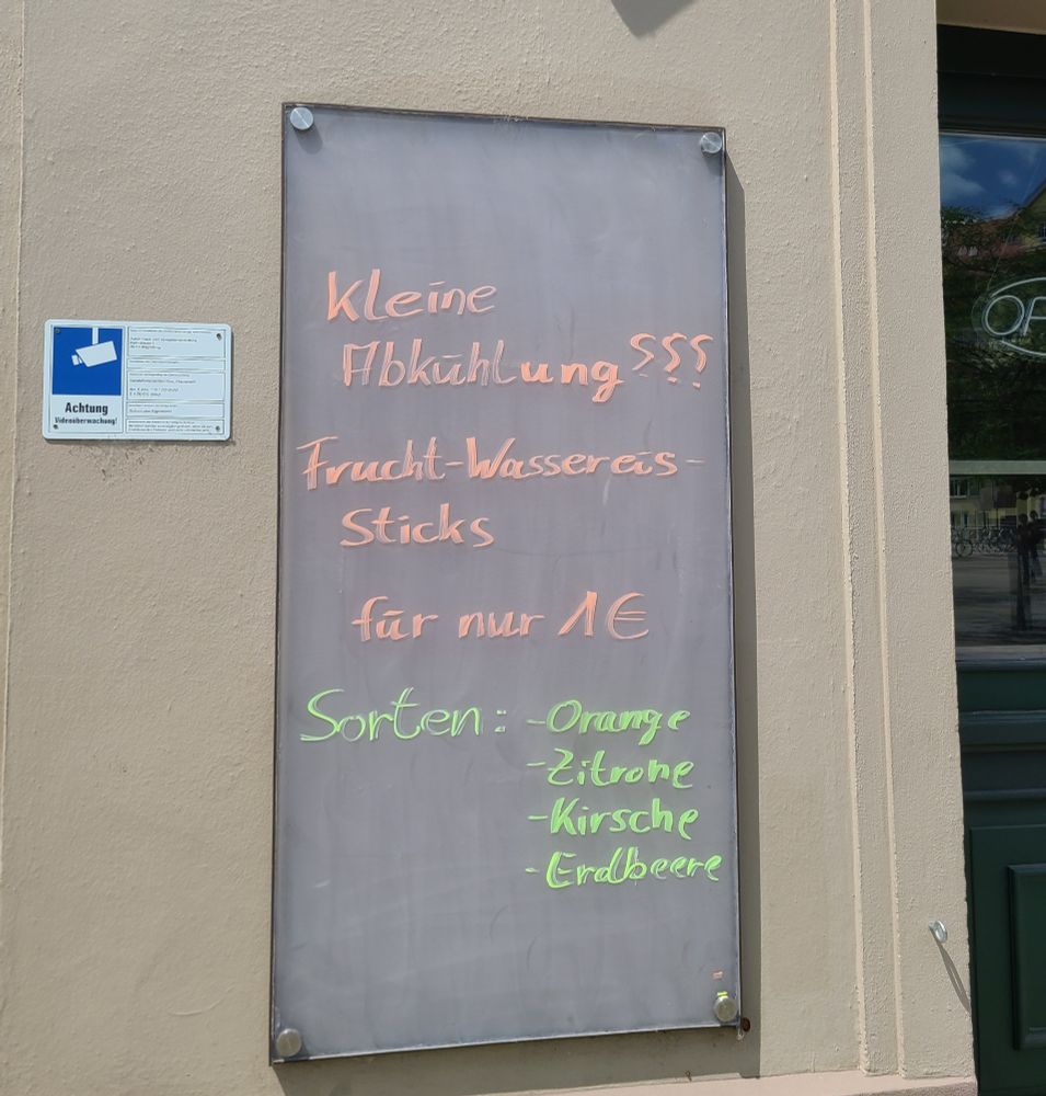 Fruchtwasser oder Frucht-Wasser?