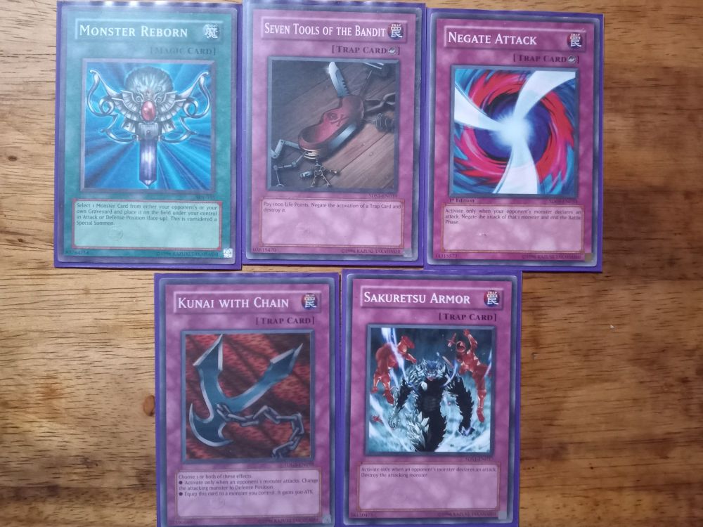 Monster Reborn
Seven Tools of the Bandit
Negate Attack
Kunai with Chain
Sakuretsu Armor