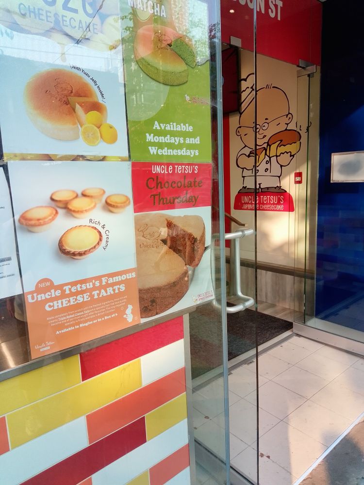 signs at Uncle Tetsu's Japanese Cheese Cake