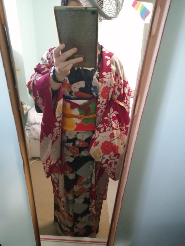 kimono selfie