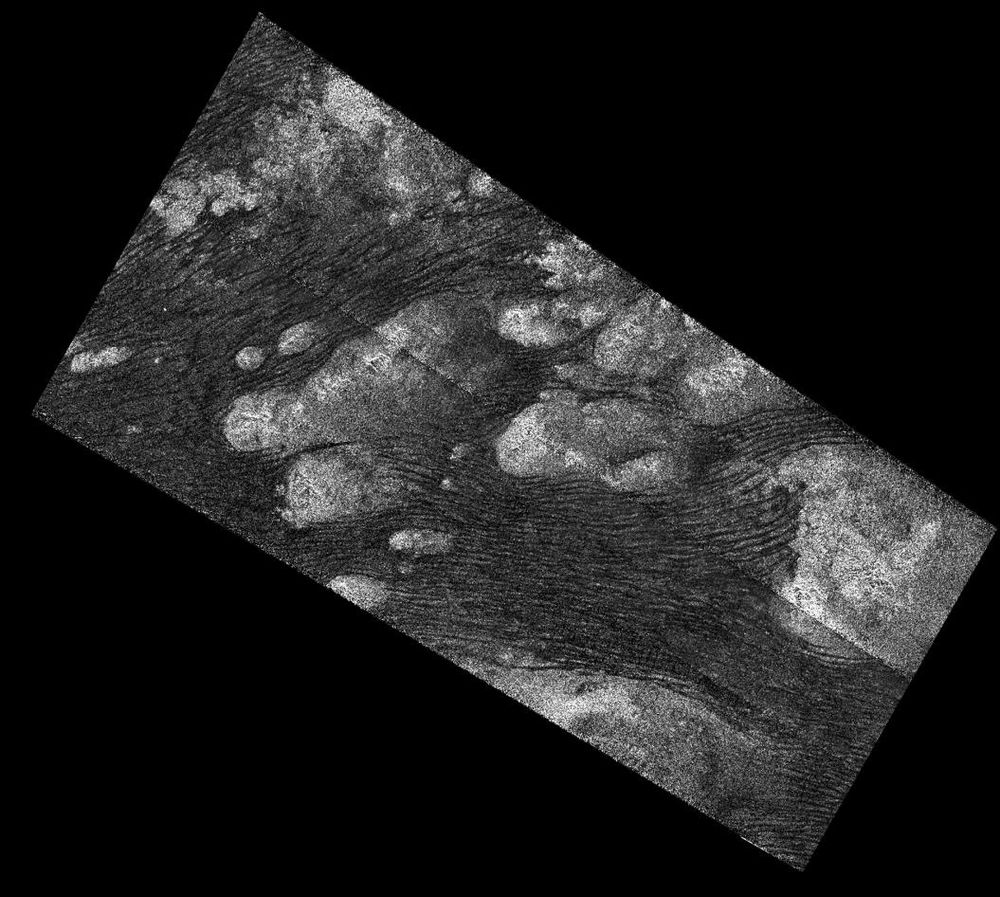 Titan, radar image swath of tarry 'tholin' dune fields.