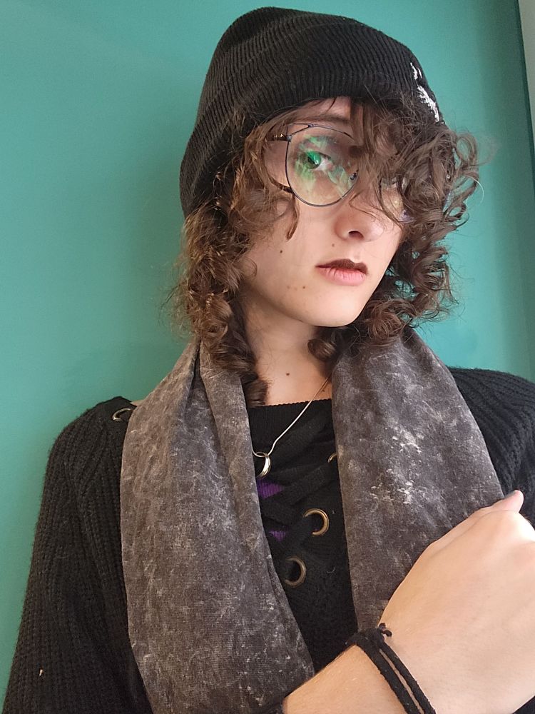 close up showing banagher in more detail including her lipstick and now a grey infinity scarf as well. 

Anyways we will keep dressing goth unless tin cans keep exploding on us in which case we'll stop lmao 