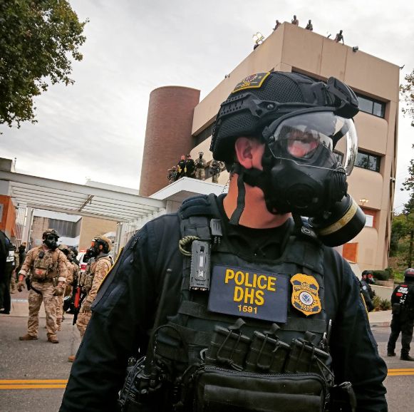 DHS cop in the street