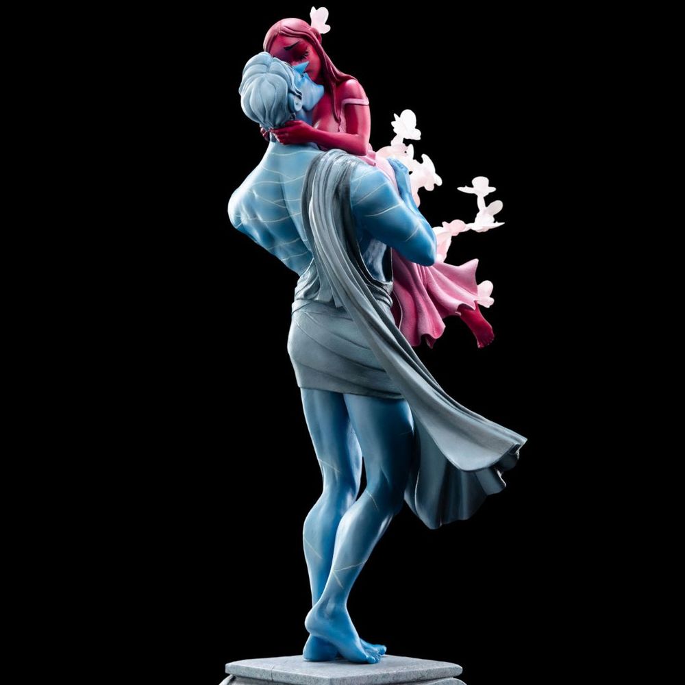ētā Workshop - premium quality statue made with polystone, Features the iconic scene of Hades and Persephone’s first kiss from Lore Olympus