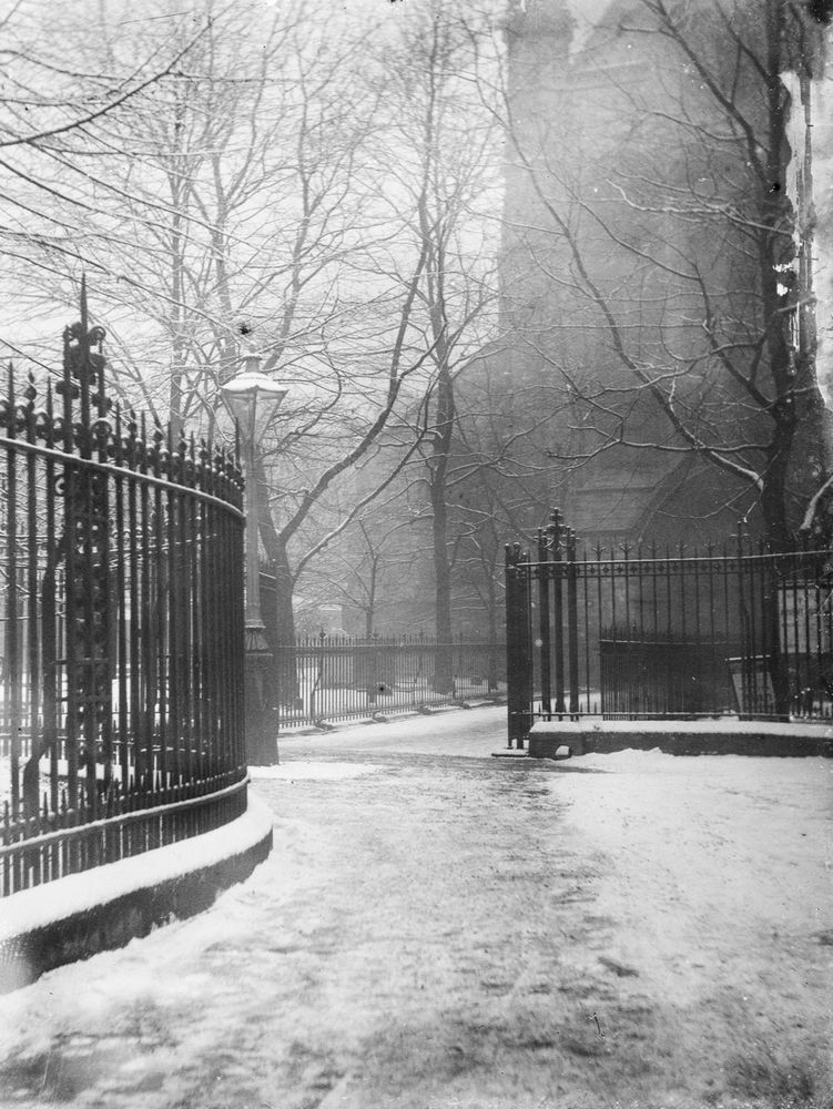 St Mary Abbots Church, Kensington, 1904. Historic England.