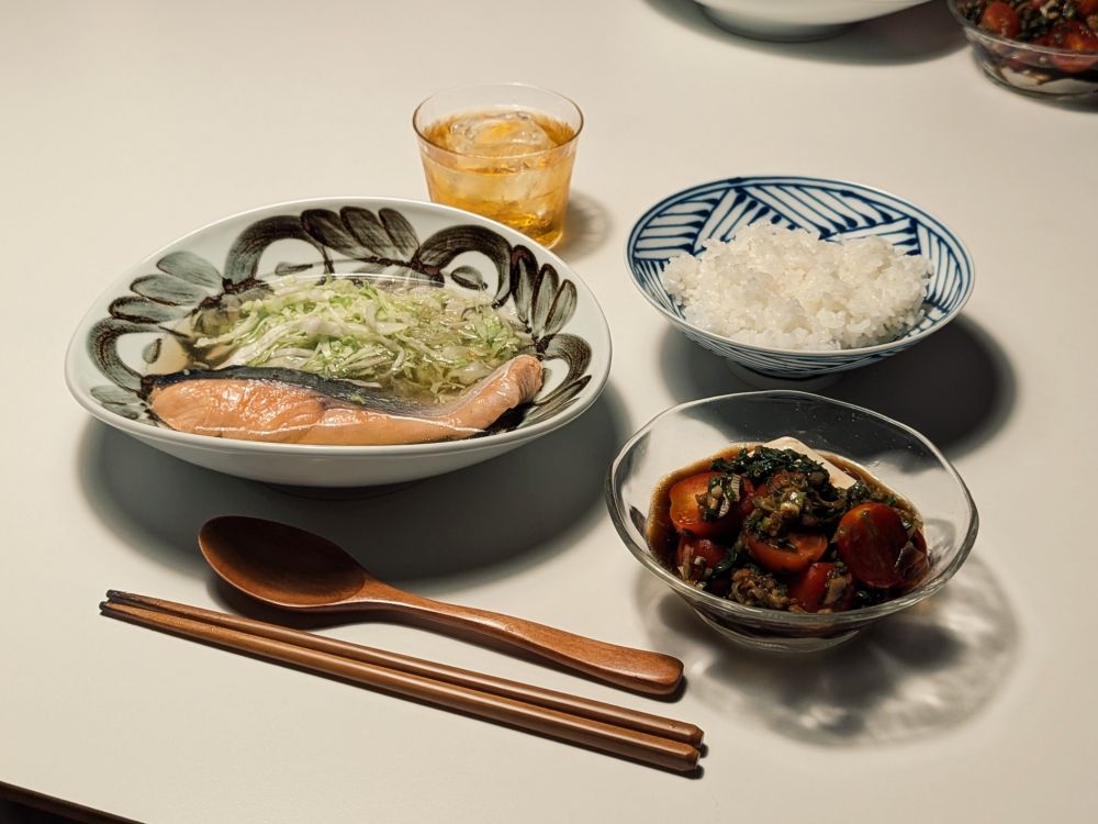 鮭とキャベツの柚子こしょう煮 ミニトマトと薬味の冷ややっこ