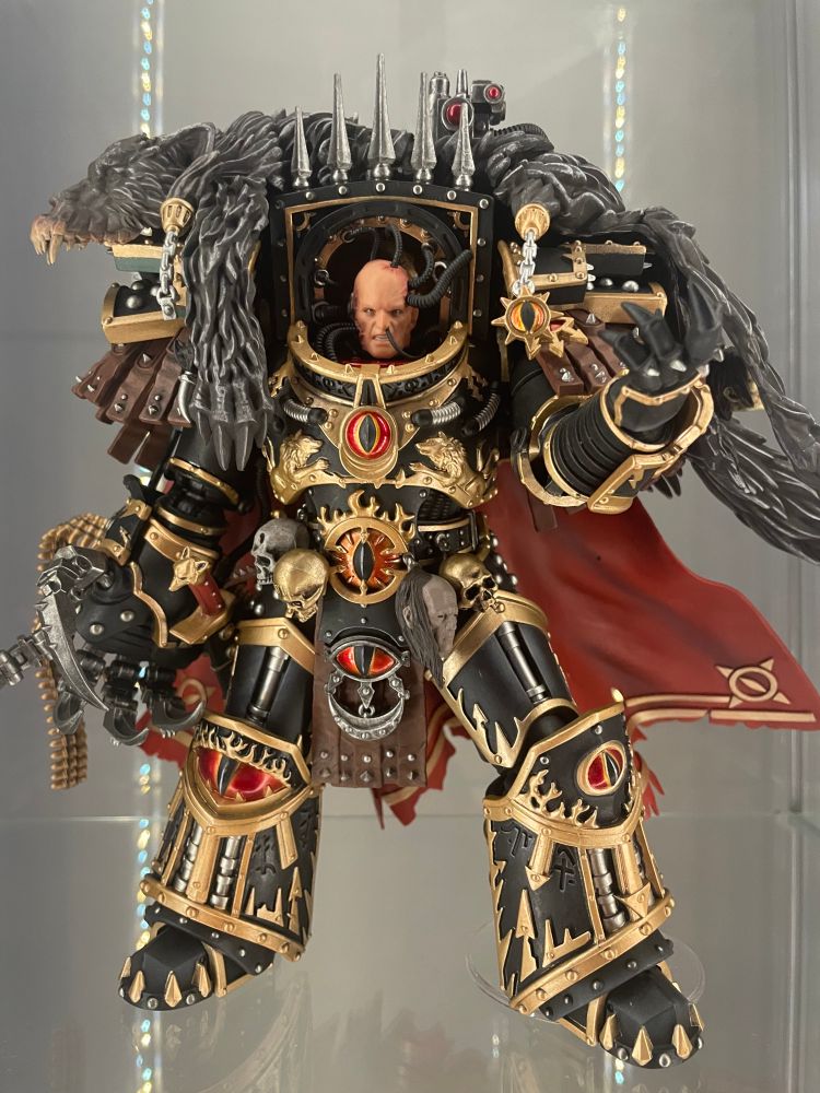 Full figure image of the Horus figure