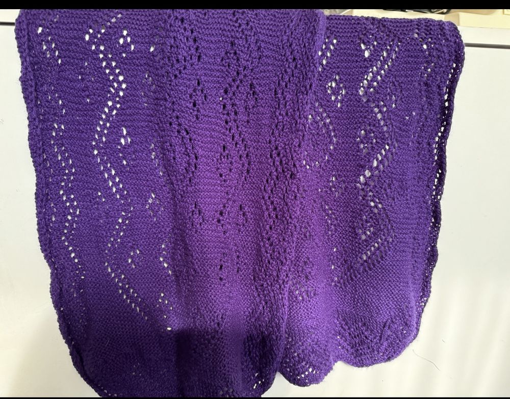 A lace scarf in purple Mongolian cashmere 
