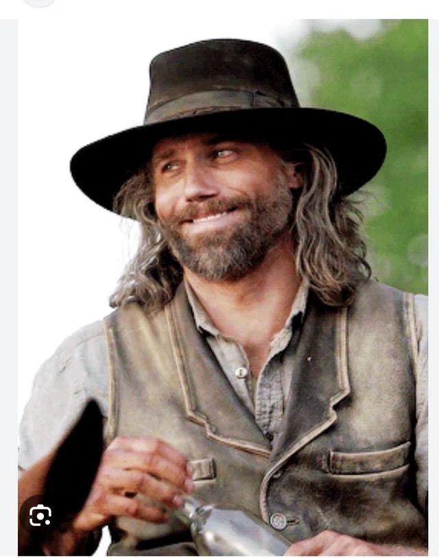 Cullen Bohannon from Hell on Wheels. In a hat!