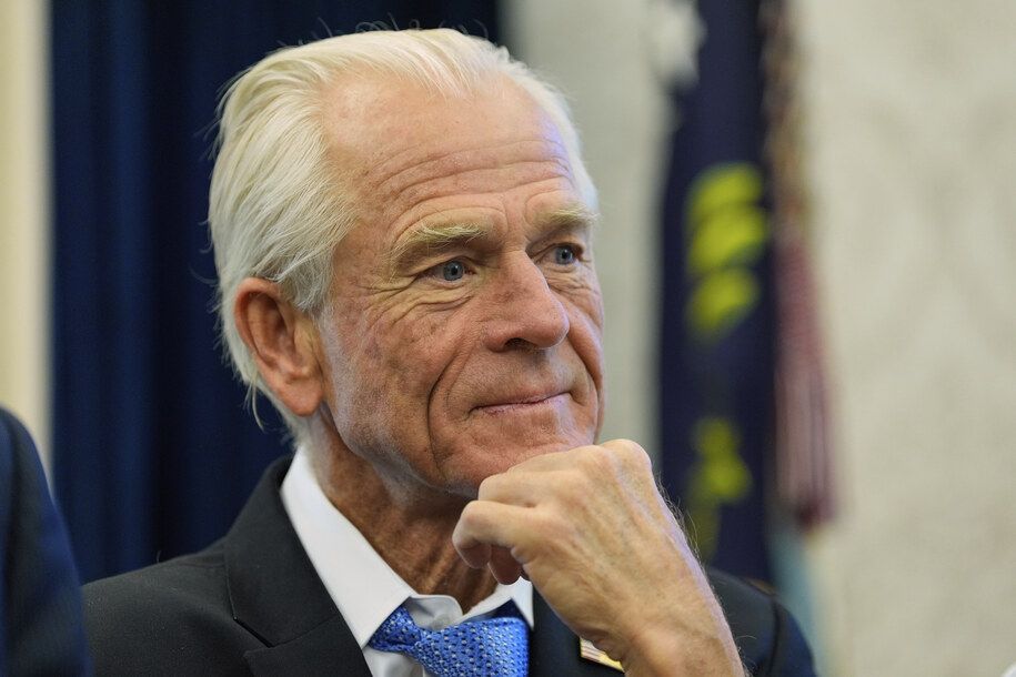 Trump’s dumbest trade adviser attacks fed chair for dumbest reason
