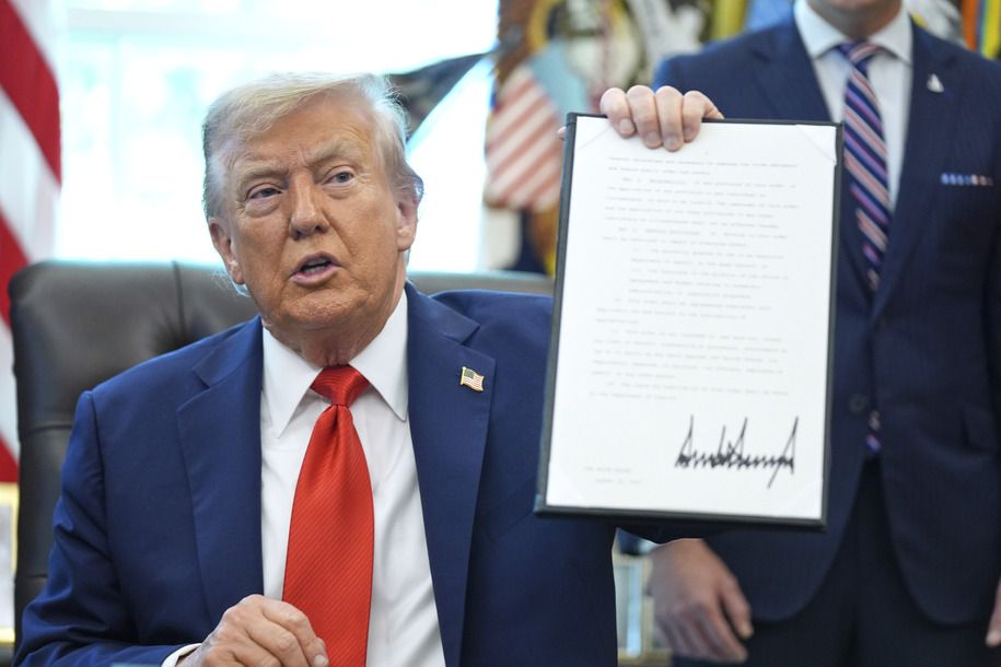 Trump says flag burning is a crime, First Amendment be damned