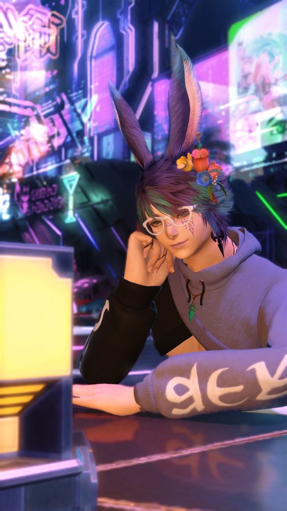 Faolan ponders the cube.
