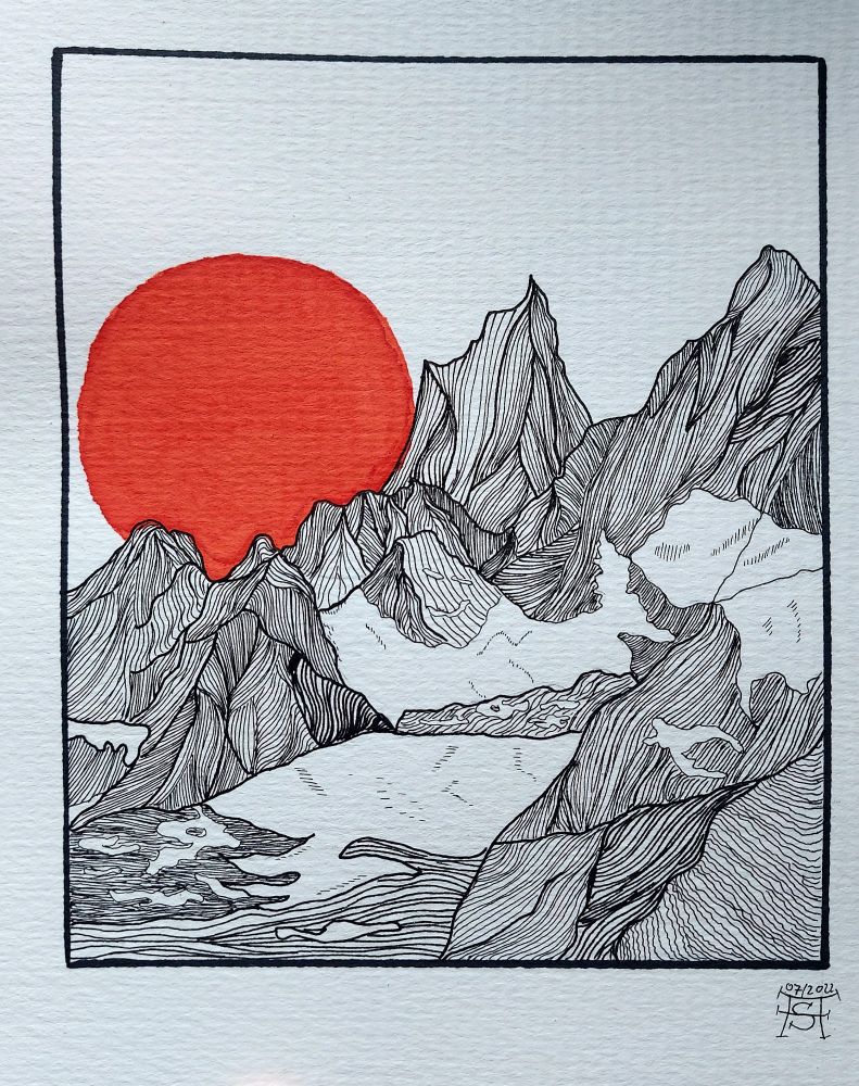 Rote Sonne hinter felsigem Gebirge. Letzteres mit vielen schwarzen Tuschelinien gezeichnet. 