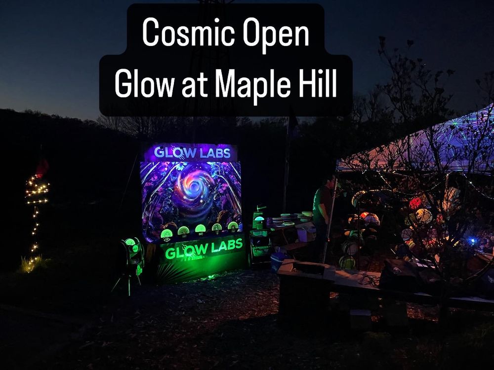 Glow Labs vending booth lit up at night at the first tee of Maple Hill

#discgolf
#glowdiscgolf
#cosmicopen
#glowlabs
#firefly