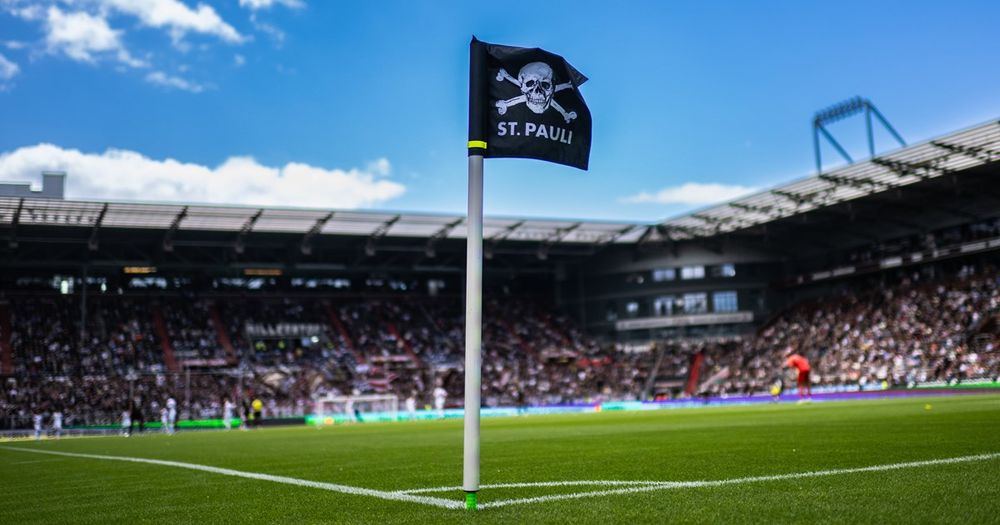 Dauerkarten-Verlängerung beim FC St. Pauli für die Saison 2025/26 - FC St. Pauli