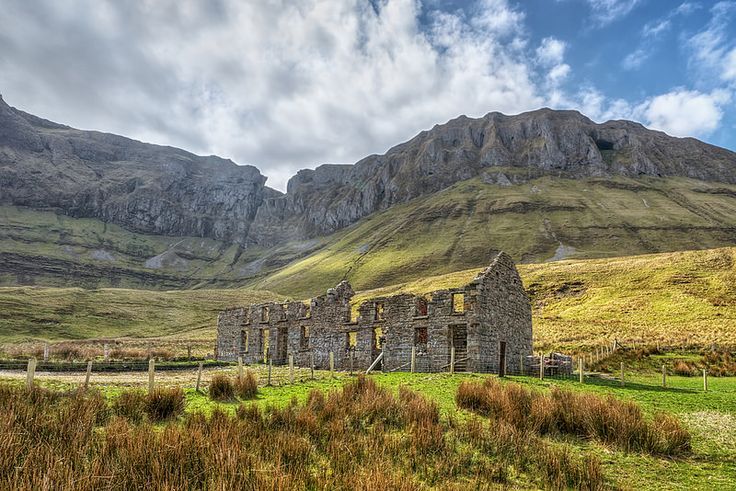 Gleniff Horseshoe - Yeats Country - Sligo - Ireland

https://uk.pinterest.com/pin/gleniff-horseshoe-yeats-country-sligo-ireland--73957618858186892/