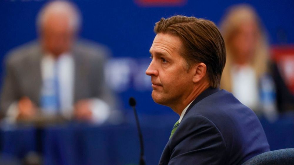 Sasse to keep $1 million salary from UF until 2028