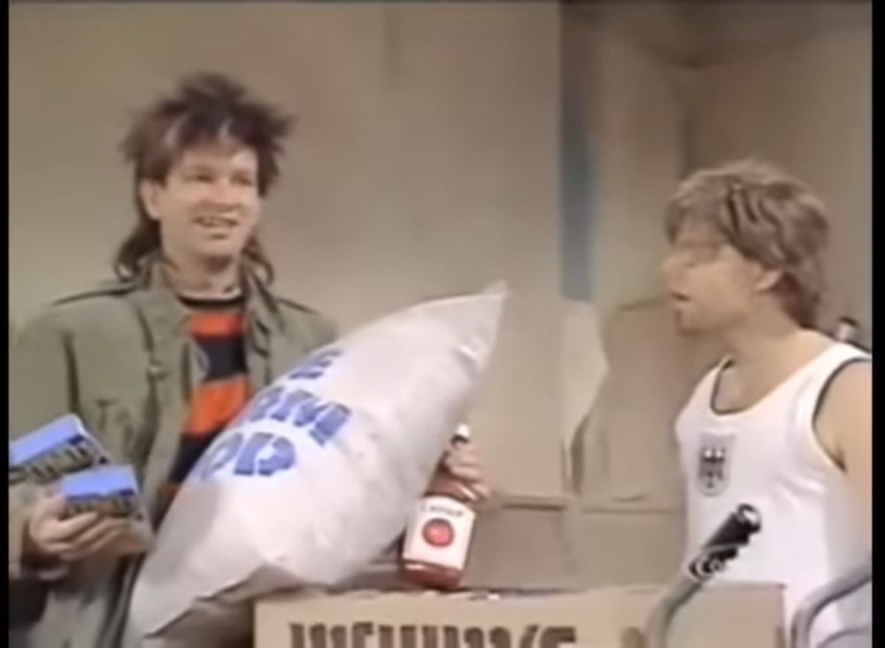 Kids in the hall

Fattening up our tape worms 