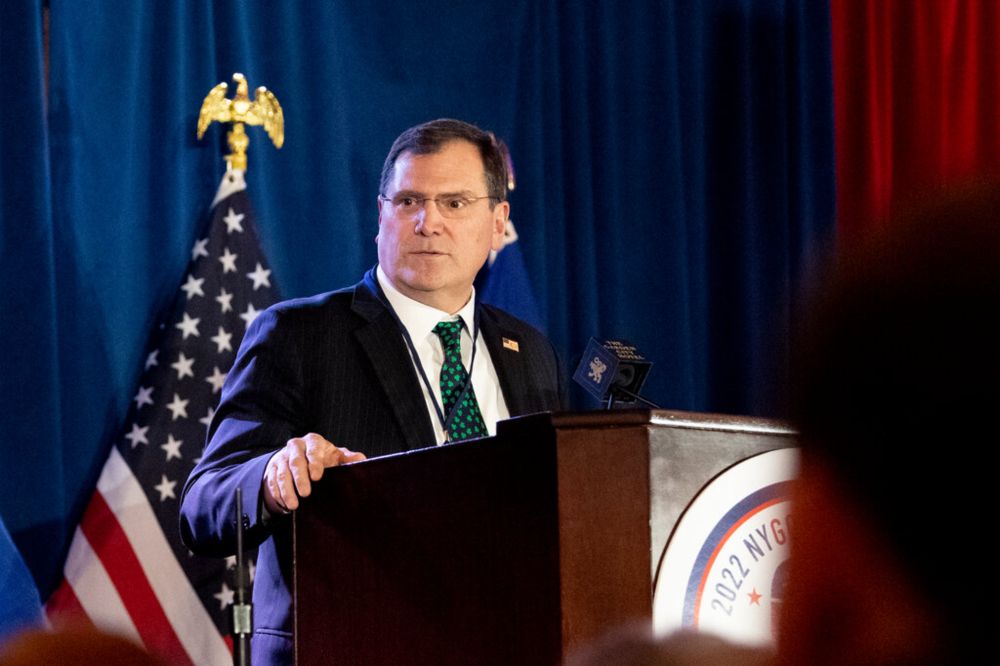 Spurned U.S. Attorney Clings to Job by Being Appointed His Own Assistant