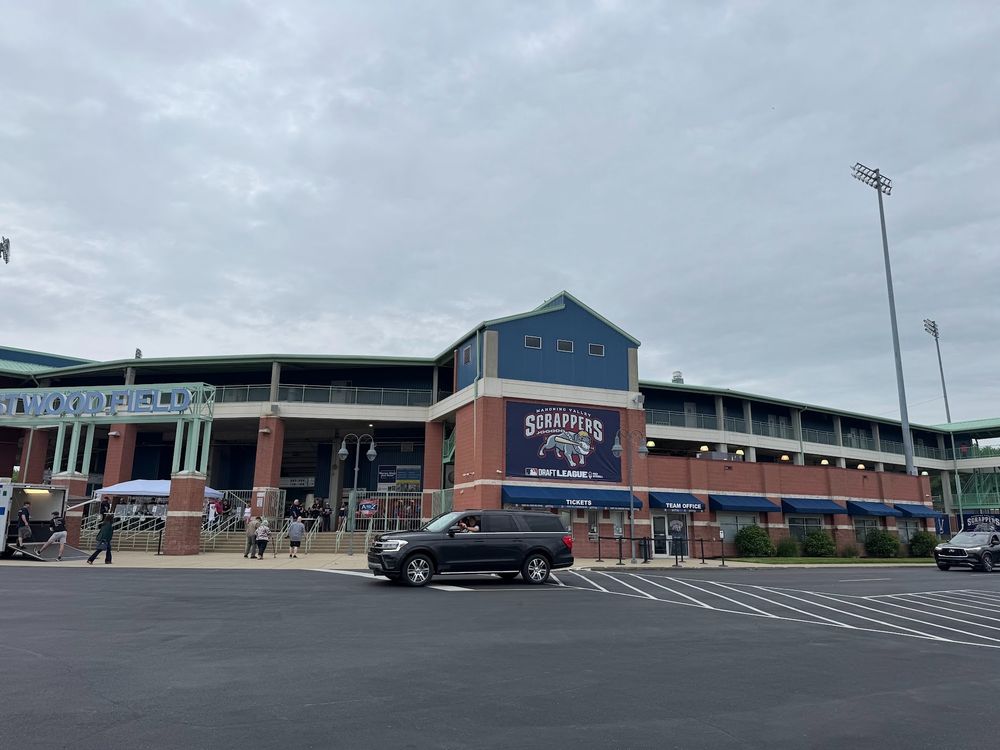 Entrance to Eastwood Field