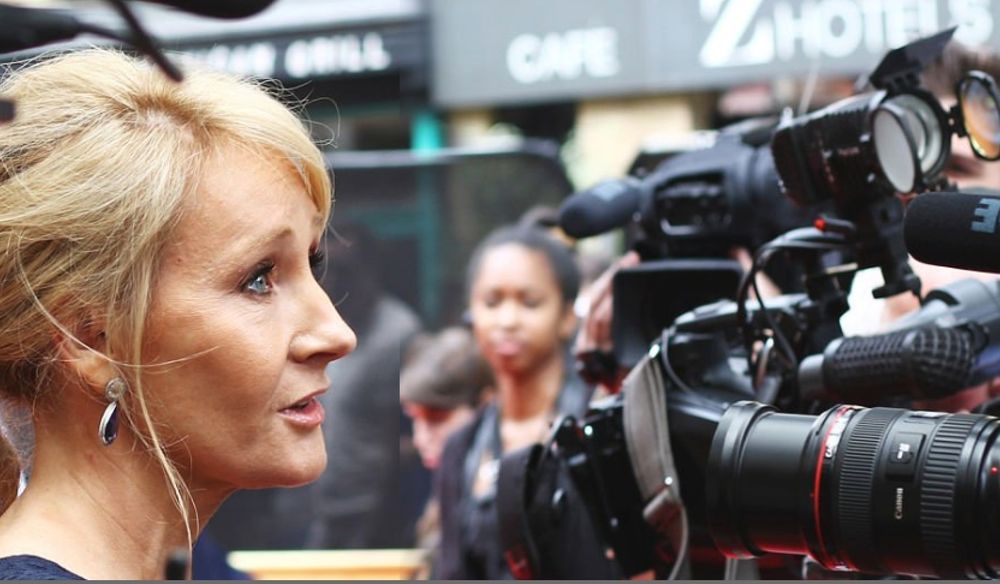 Rowling surrounded by a sea of cameras