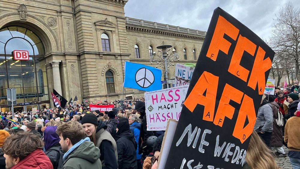 Monitor: Demonstrationen in Ostdeutschland: Alleine gegen die AfD? | ARD Mediathek