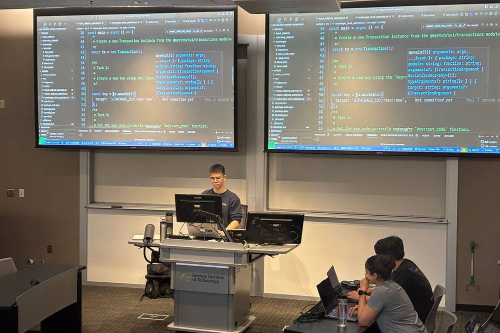Eason Chen, leading a workshop on Move at Emory University