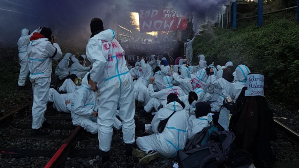 Ende Gelände blockiert Kohlekraftwerk in Gelsenkirchen