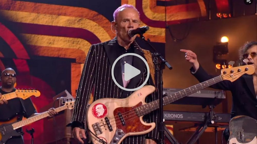 Flea on Bass at the Rock &#038; Roll Hall of Fame Tribute to Sly Stone, Featuring Stevie Wonder, Beck &#038; More