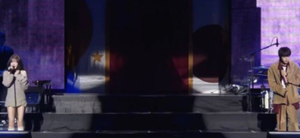 Jin and wendy on stage very big gap between them