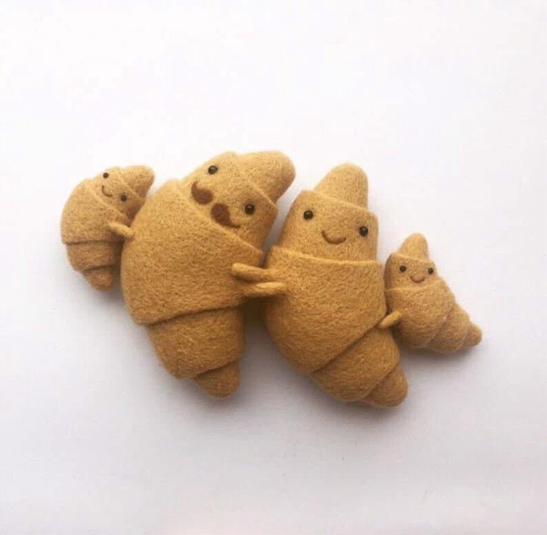 Papa, Mama and 2 baby croissants 