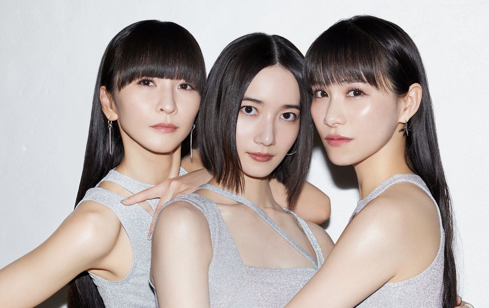 imagem: foto do trio Perfume
