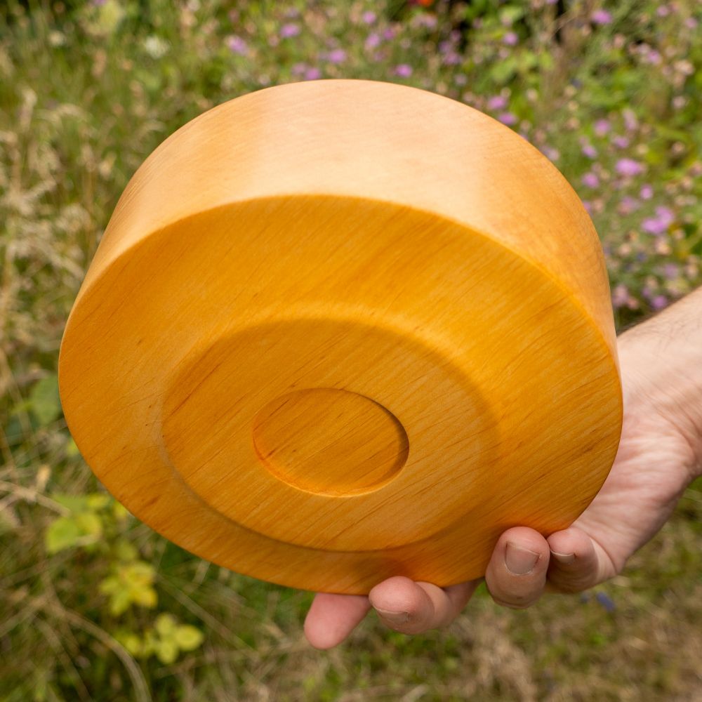 Bottom view of the bowl.