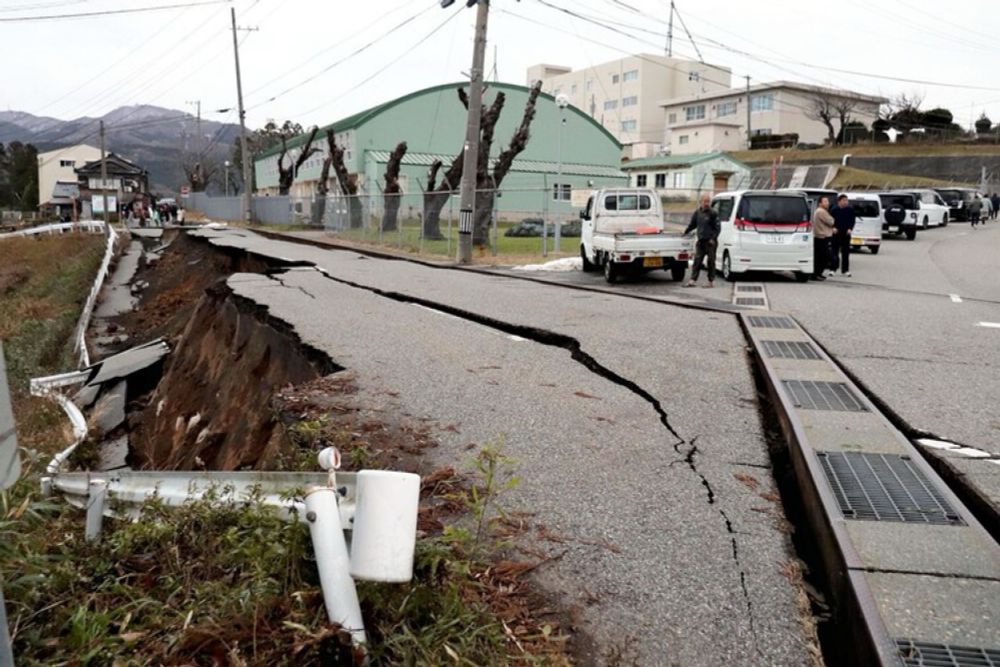 Massive earthquake hits western Japan, triggering tsunami warnings