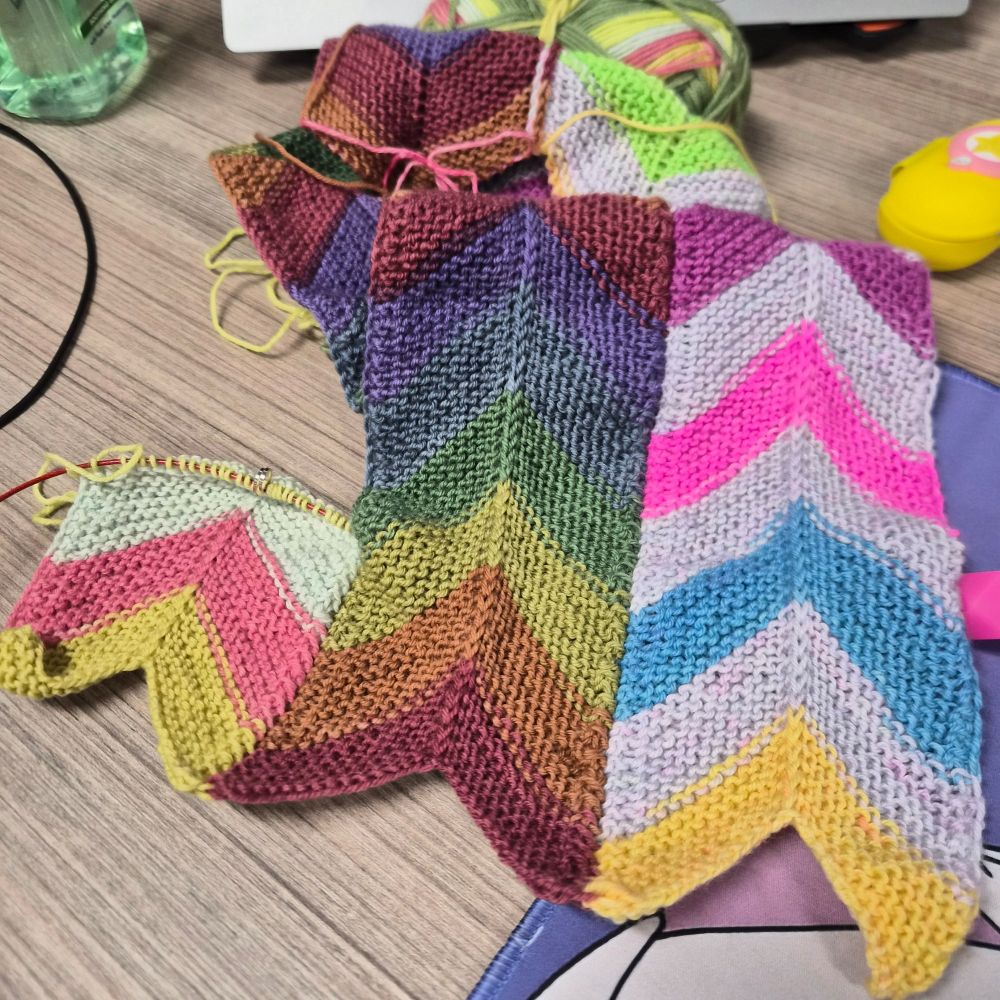 Pattern: Northeasterly Blanket
Yarn: Knit Picks Felici