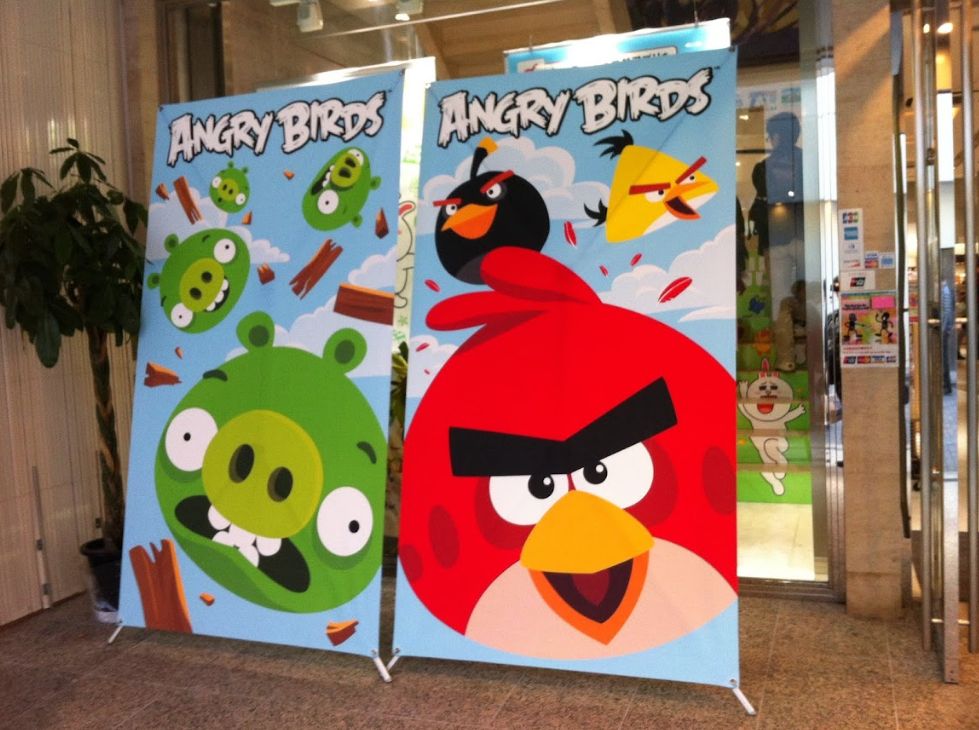 Banners from the event outside of the building. Featuring mostly artwork from the 2011 splash screen, except for Red and Bomb who are slightly edited to be more like their Toons designs.