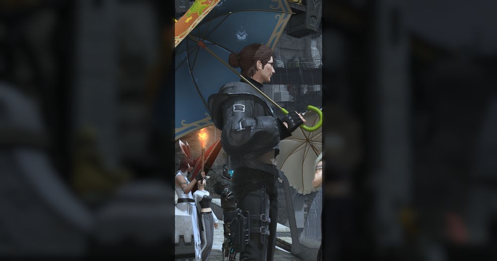 Dr. Arctinae in Limsa with a player holding a lit torch behind him.