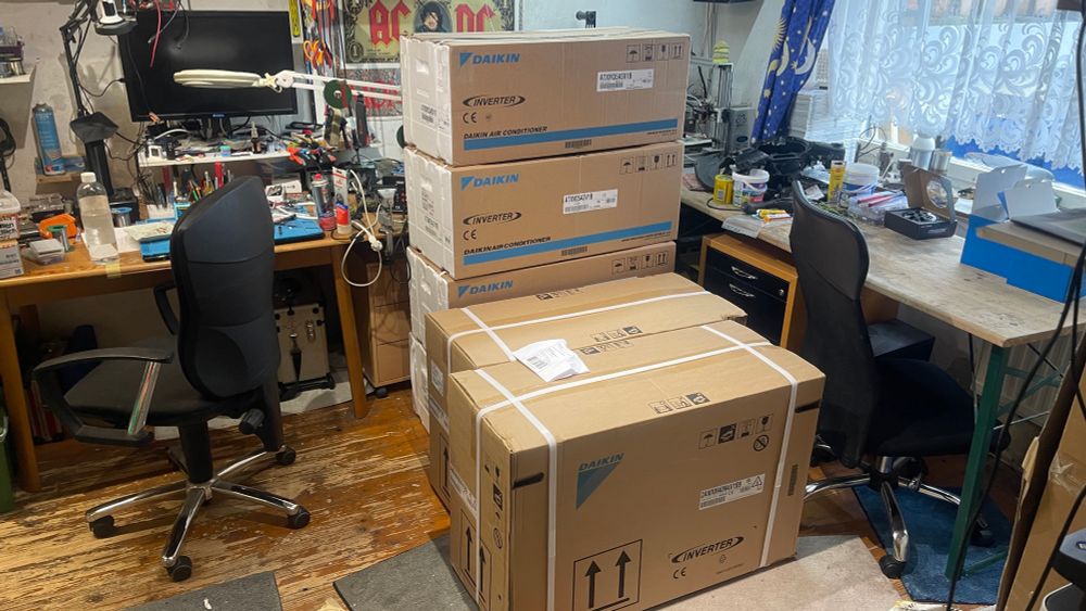 Zwei Daikin LuftLuftwaermepumpen 