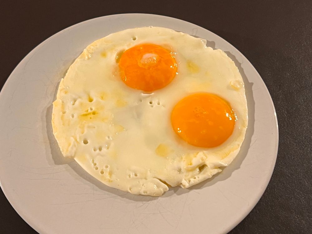 Perfect fried eggs