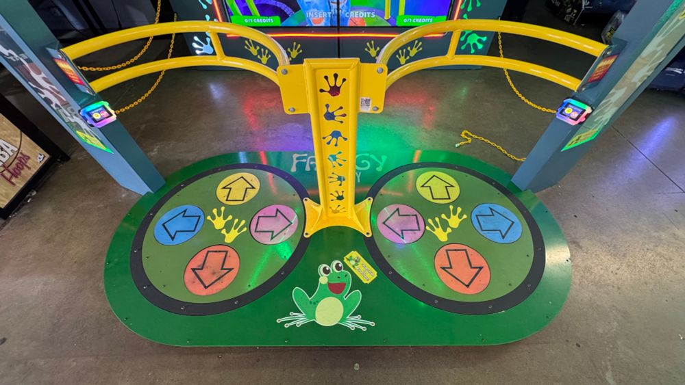 It's giving Spider Stompin with just a hint of Pump It Up Jump.
