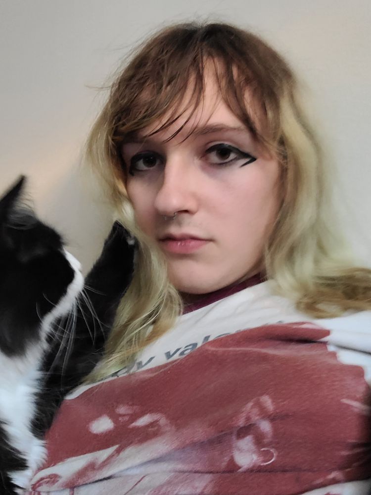 he hate me :E