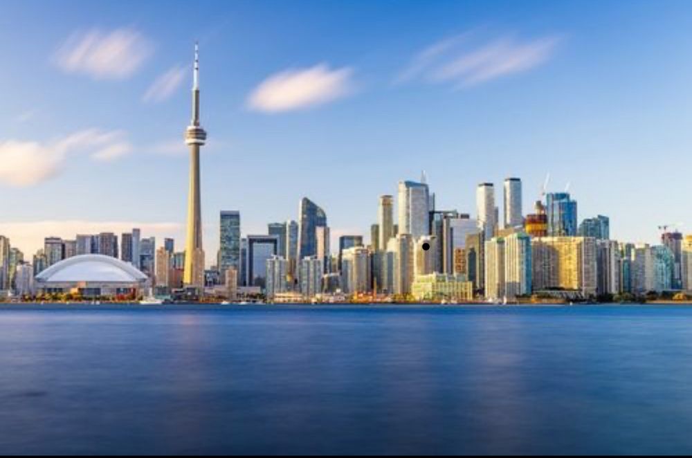 Toronto skyline, looking particularly fetching 