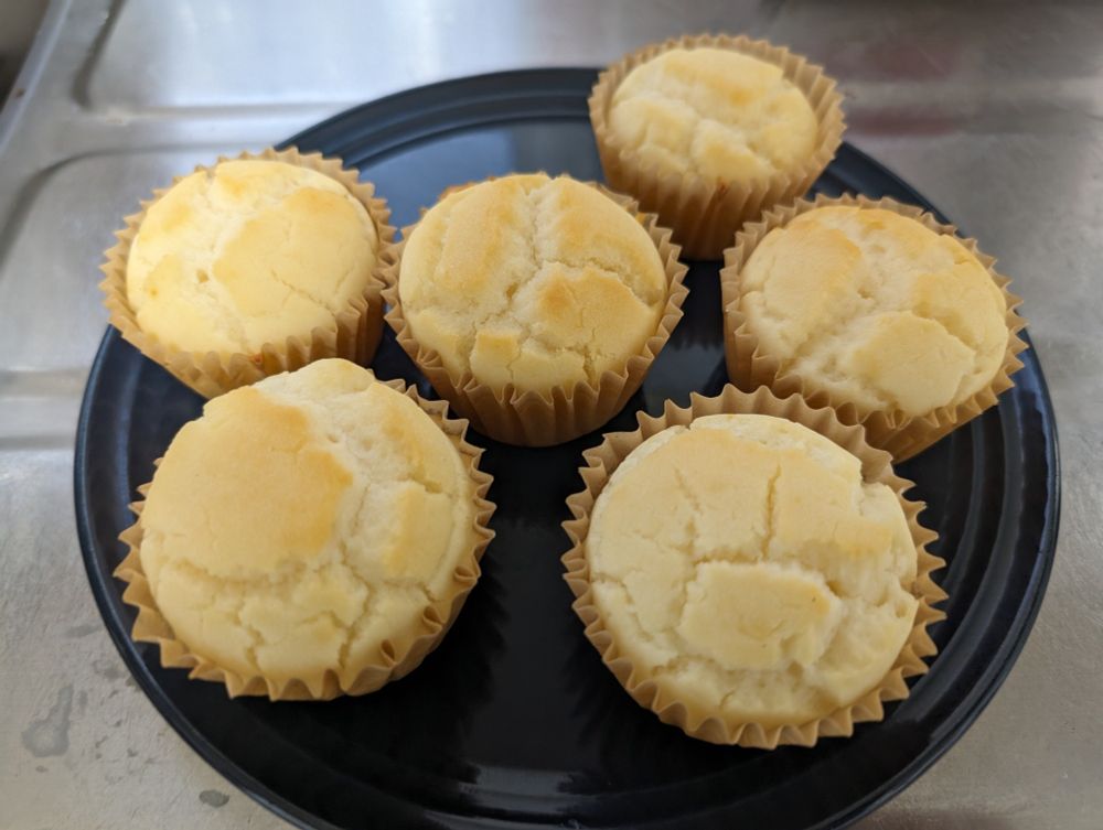 はちみつ米粉マフィン。食感はもちっとしてる