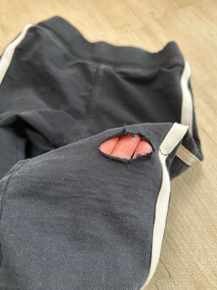 小指の爪の先ほどの小さい穴だったはず