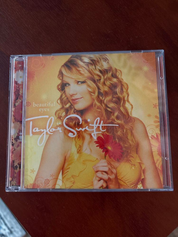Beautiful eyes cd case by Taylor swift 