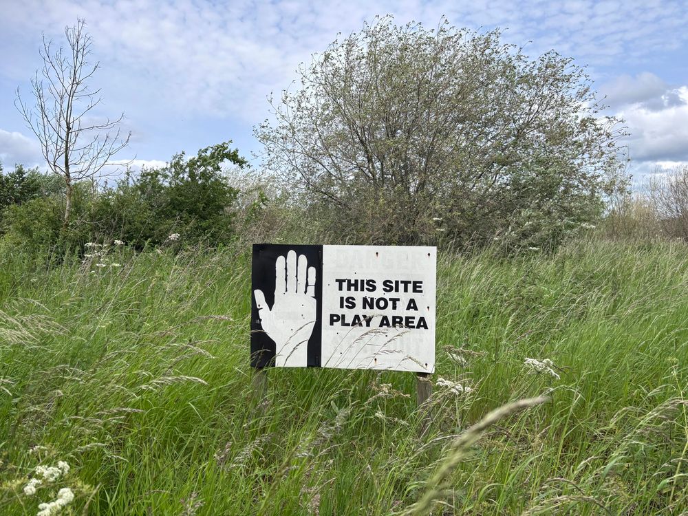 Sign stopping access