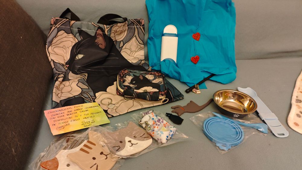 El kit casi completo del sorteo y su kukienvoltorio
La tote se estrena este finde 