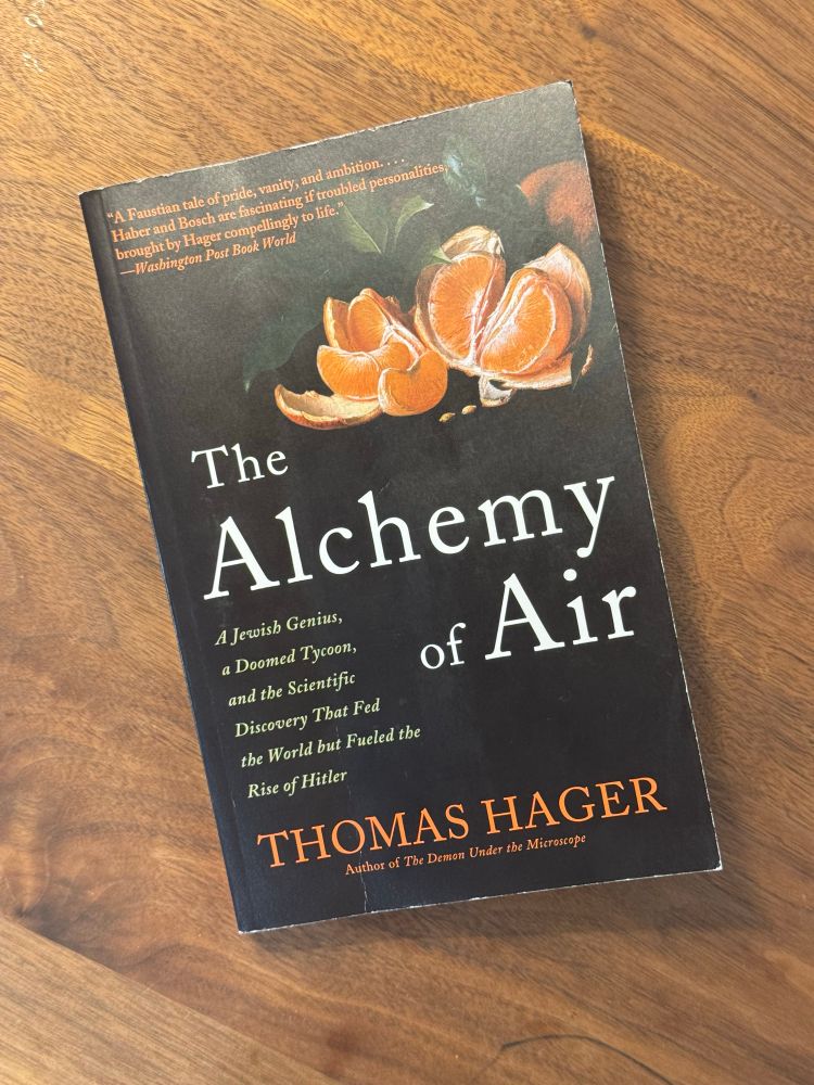 The Alchemy of Air cover photo. Written by Thomas Hager in 2008.