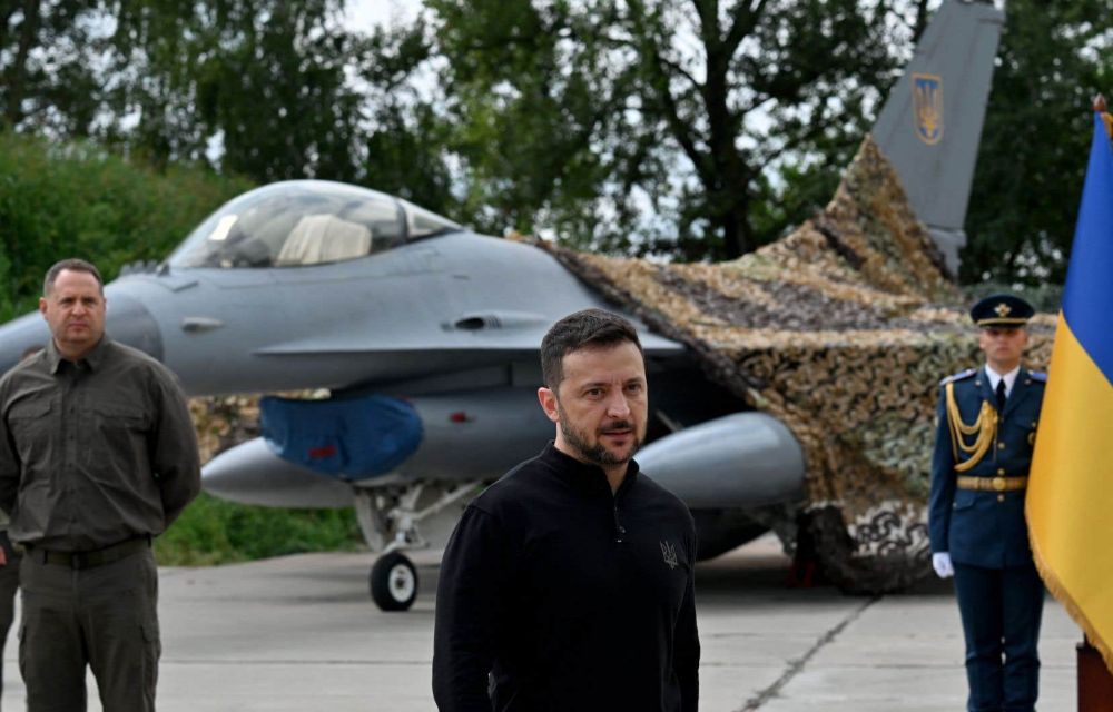 L’Ukraine reçoit ses tout premiers avions F-16