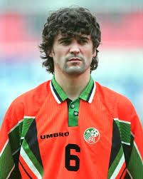 Roy Keane with a lucius bowl during his time at Nottingham Forest.